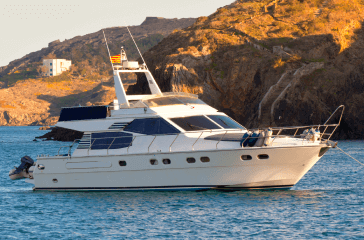 luxury-boat-2023-11-27-05-35-38-utc-1.png
